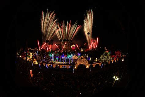 Mission Inn's Festival of Lights returns to Riverside - Pyro Spectaculars by Souza