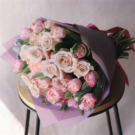 Tulips & Roses Bouquet | Blossmcart Romantic Flowers Delivery