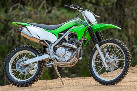 2020 KAWASAKI KLX230R REVIEW (12 FAST FACTS) - GearOpen.com