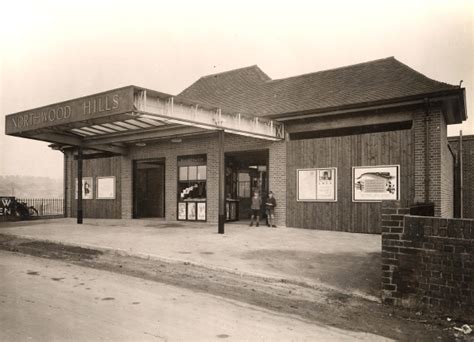 Northwood Hills tube station - Wikipedia