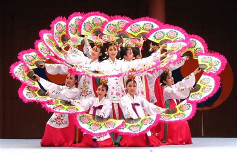 Korean Traditional Dance Performance at Suwon | M Johnson | Flickr