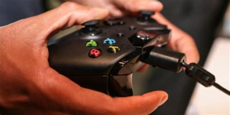 How To Use An Xbox One Controller On PC | Cinemablend