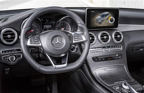 Mercedes-Benz EQ desembarcó con el GLC 350e 4Matic - Mega Autos