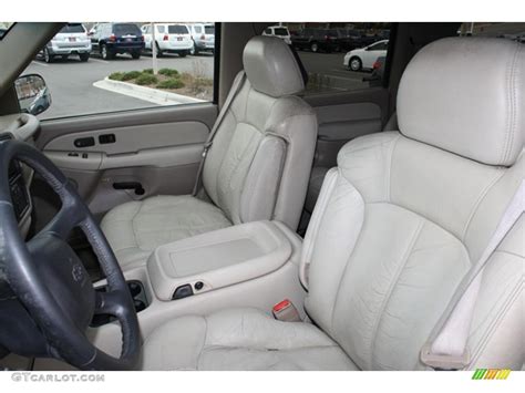 2001 Chevrolet Suburban 1500 LT 4x4 interior Photo #47233712 | GTCarLot.com