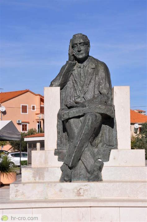 Pakostane - Statue of Franjo Tuđman