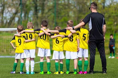 5 Tips for Improving Teamwork on Your Youth Sports Team