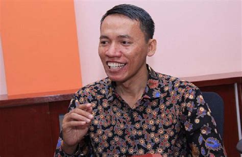 DINOBATKAN SEBAGAI JAKSA AGUNG TERBAIK, PENGAMAT MINTA BURHANUDDIN TAK TUMBANG KARENA PUJIAN ...