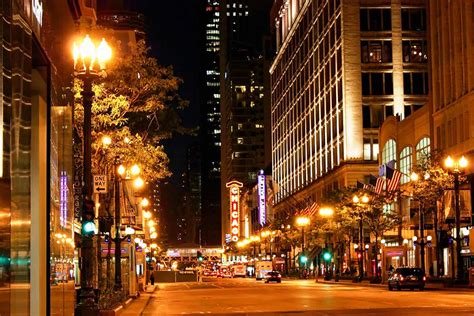 The 8 Best Ghost Tours in Chicago - Wandering Crystal