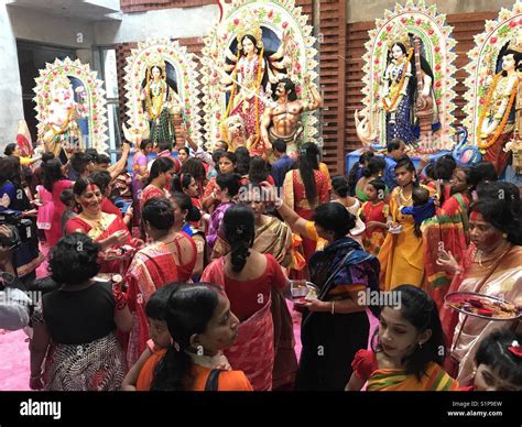 Durga puja bangladesh hi-res stock photography and images - Alamy