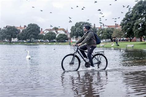 Heavy rain to hit Portsmouth and England as Met Office weather warning ...