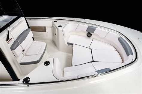 2020 Robalo 302 Center Console - Gallery