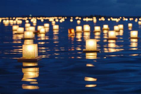 Memorial Lantern Floating Ceremony ,Hawaii (by Sarah Gaston) | Memorial lanterns, Lanterns ...