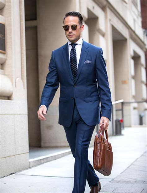 Classic Fit Suits for Men & How to Wear - Suits Expert