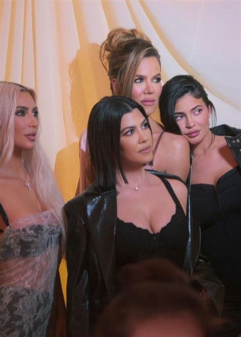 The Kardashians Season 4 TV Series | Review, Cast, Trailer - Gadgets 360