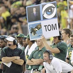 Chip Kelly Offense | Football images, College football, Baseball cards