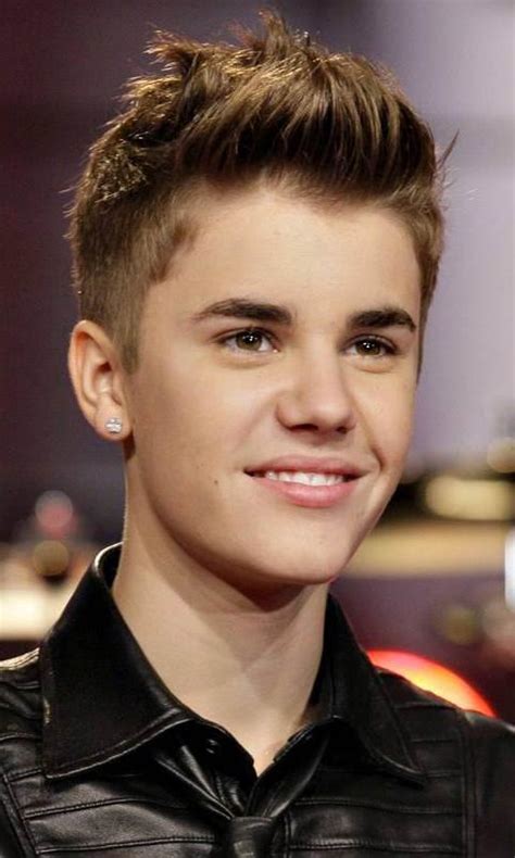 World Celebrity Biography: Justin Bieber - Canadian Celebrity, Singer