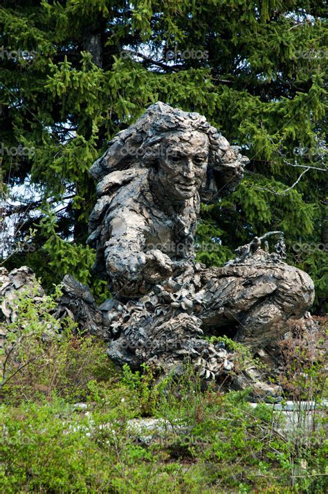 Garden statue of Linnaeus in the chicago botanical gardens Stock Photo by ©inyrdreams 38237891