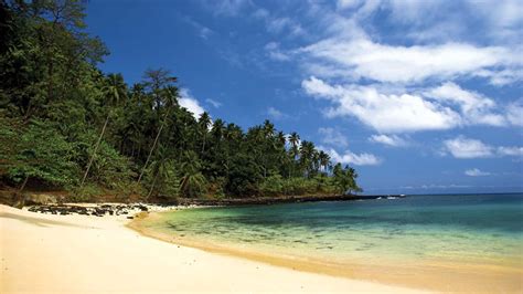 Sao Tomé et Principe - île paradisiaque avec un végétation luxuriante