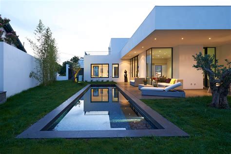 18 Dazzling Modern Swimming Pool Designs - The Ultimate Backyard Refreshment