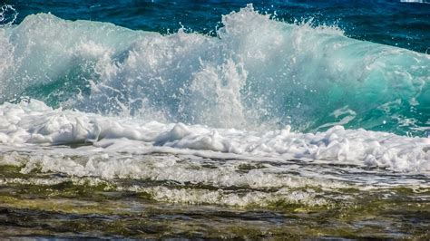 ocean waves crashing on shore photo free image | Peakpx