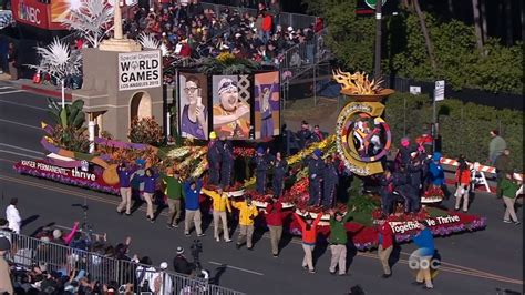 Rose Parade features 39 floral floats, 19 marching bands | KABC7 Photos ...