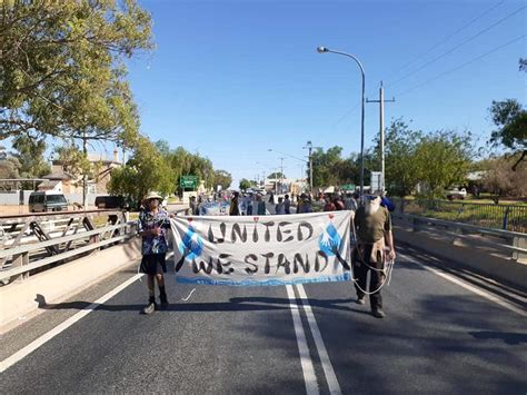 Activists blockade Wilcannia bridge, calling for action on water management | SBS NITV