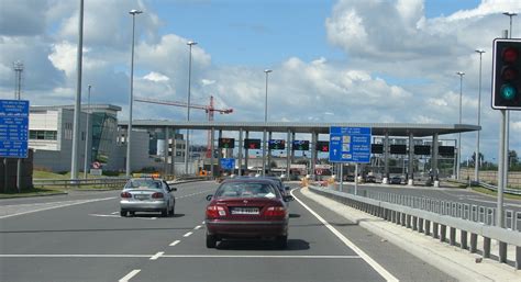 File:M50 Dublin Port tunnel approaching toll plaza - Coppermine - 14345 ...