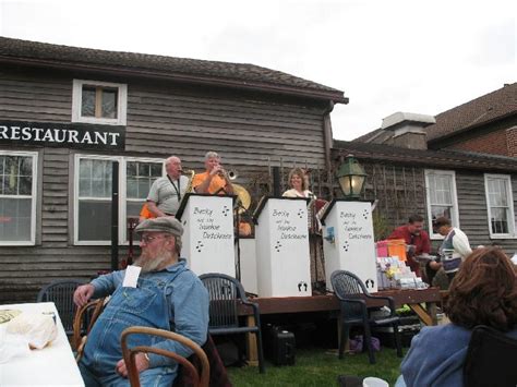 Millstream Brewery Maifest Amana Colonies, IA. April 30, 2011: Millstream Brewery 25