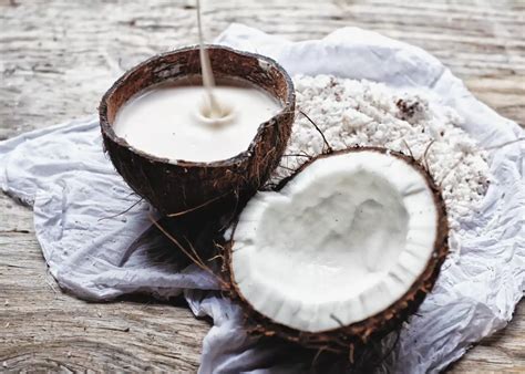 Coconut Milk vs Almond Milk: Everything You Need To Know - The Coconut Mama