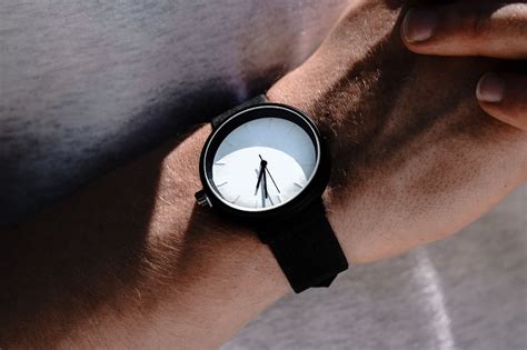 The 7 Best Minimalist Watches For Men - Gadget Live