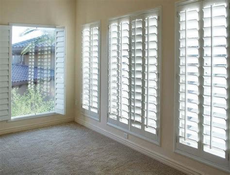 These Blinds Look Like Real Shutters