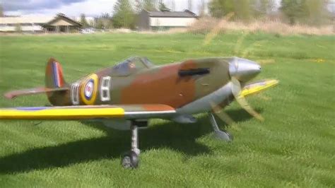 Hangar 9 Spitfire Short Flight - YouTube