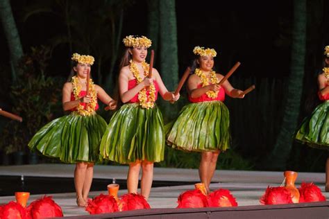 Smith Family Garden Luau: Best Luau on Kauai | Marcie in Mommylans