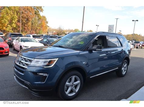 2018 Blue Metallic Ford Explorer XLT #123924194 Photo #3 | GTCarLot.com - Car Color Galleries