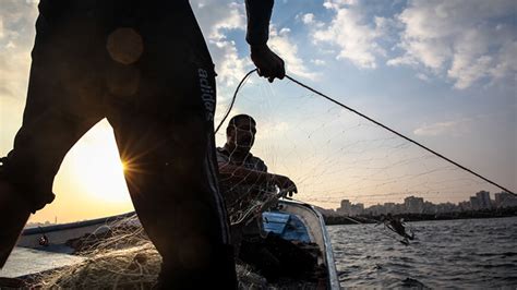 Gaza fishermen say Israel not honoring cease-fire terms - Al-Monitor ...