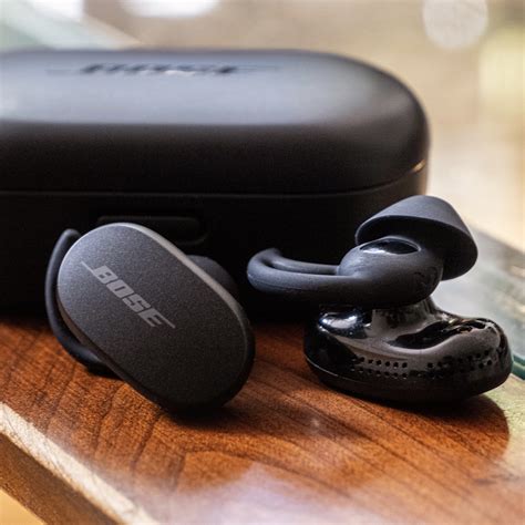 Bose QuietComfort Earbuds review: noise-canceling champion - The Verge
