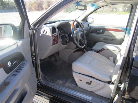 2007 Gmc envoy interior