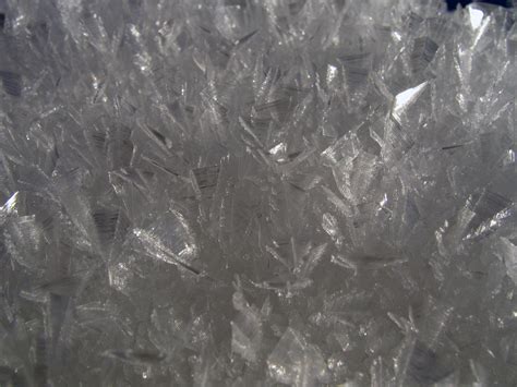 File:Ice crystals.JPG - Wikimedia Commons