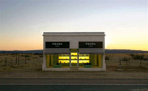 What's the story behind Prada Marfa, a tiny boutique along the road? | Weird West Texas