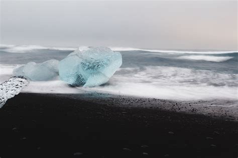 Glacier Lagoon & Diamond Beach - great for adventure phot...