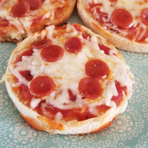 Once Daily DIY: Mini English Muffin Pizza