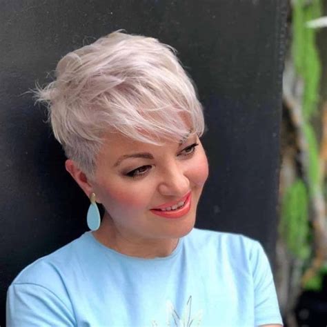 94 Stylish & Fuss-Free Short Hairstyles for Women Over 50 in 2024 ...