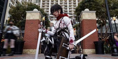 Attack on Titan Fan Is a Titan-slaying Mikasa in Impressive Cosplay