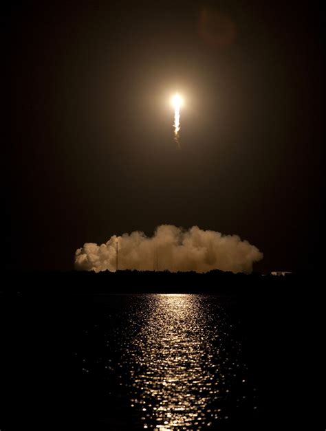 Gallery: SpaceX Dragon Launches on 1st Space Station Cargo Trip ...