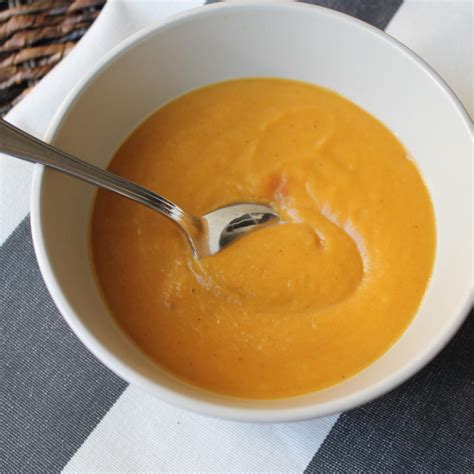 Paleo Butternut Squash Soup with Apples and Shallots - thekittchen