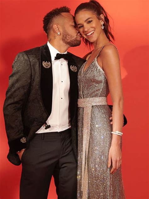 Neymar and girlfriend Bruna cosy up on Instagram during Real Madrid ...