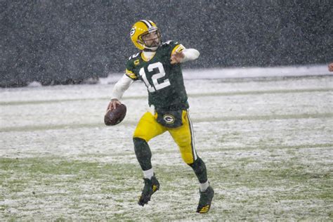 Packers’ Aaron Rodgers Surges Into The Lead For NFL MVP Honors