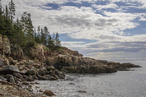 Rocky coastline along the ocean in Maine, United States 4639884 Stock ...