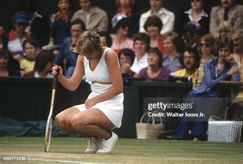 108 Chris Evert 1977 Photos & High Res Pictures - Getty Images