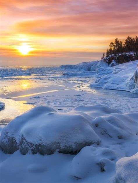 5 Short Hikes With Amazing Winter Views In Marquette Michigan